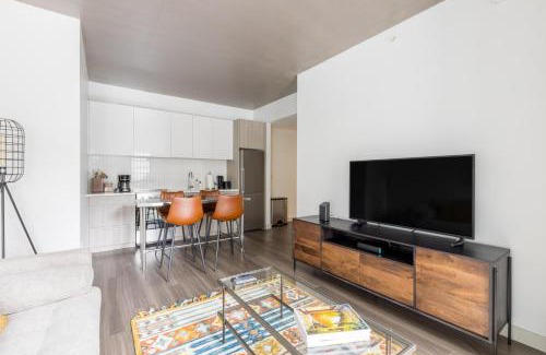 MIT Apartment | Kendall Square 1br w gym near shops dining BOS-972