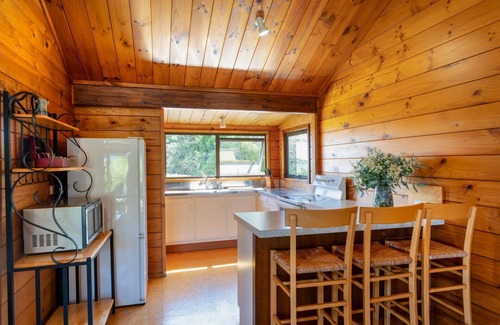 Surfdale House | Kennedy Point Guest House