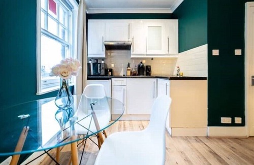 West Kensington Apartment | [Kensington-Olympia]London Studio Apartment