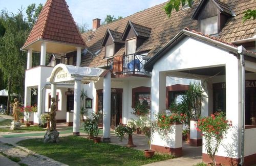 Balatonboglar Resort | Kentaur Üdülőfalu