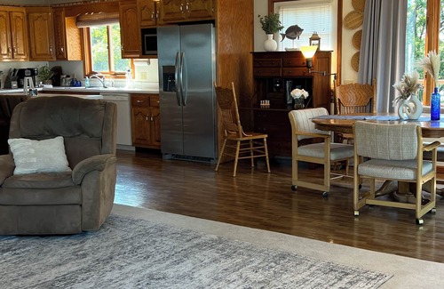 Dover House | Kentucky Lakefront: 6-Star Sunset Views & Private Decks 4 BR, Kayaks Boat Access