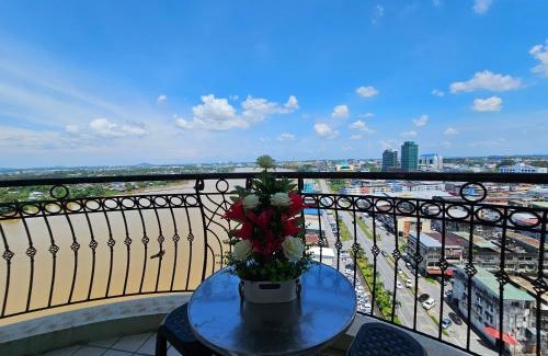Kuching Apartment | Kenyalang Riverine Emerald Condominium Homestay