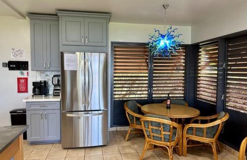 Maunaloa Apartment | Kepuhi Sunset Ocean View - Ground Floor Unit by Wrinkly Sheets, LLC