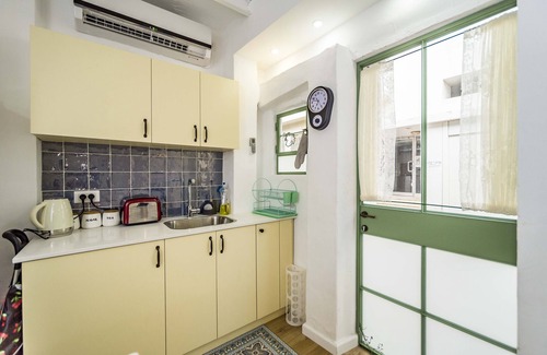 Tel Aviv Apartment | Kerem Hatemanim Suite