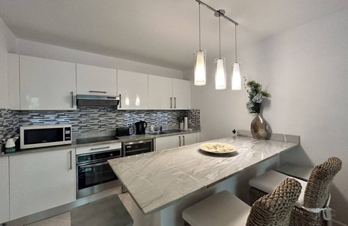 Holetown Apartment | Kerensa, beautiful modern apt, Holetown, close to all amenities
