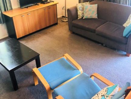 Matakana House | Kereru Retreat - Matakana Holiday Home