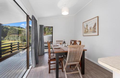 Matakana House | Kereru Retreat - Matakana Holiday Home