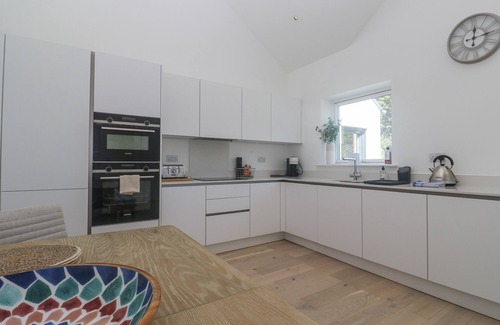 Mylor House | KERREK LODGE, family friendly, with a garden in Mylor Bridge