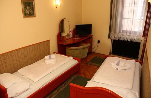 Gyor Bed & Breakfast | Kertész Panzió Győr