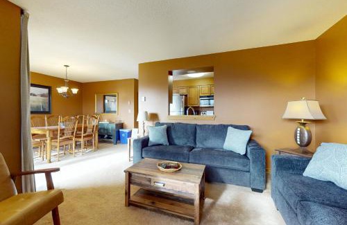 Ludlow Apartment | Kettle Brook I4