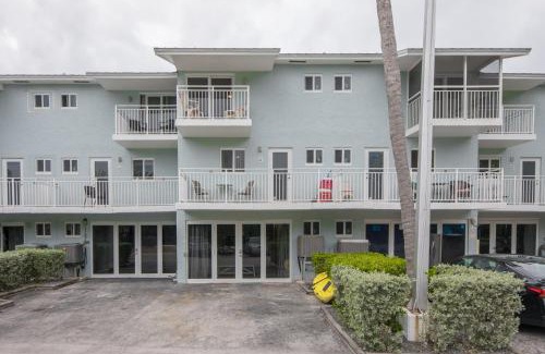 Key Largo House | Key Largo 3bed 3bath ocean side,heated pools, bbq areas free Golf cart, bikes,canoes