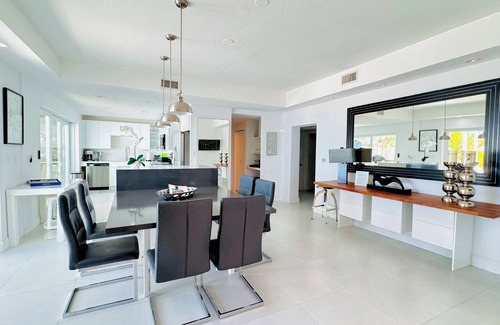 Key Largo House | #Key Largo beachfront: “Sunset Beach Paradise” private beach/Pool Home ,