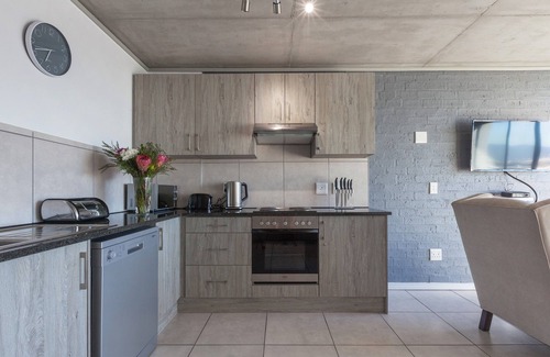 Milnerton Apartment | Key West 417 by CTHA