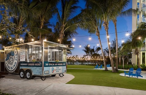 New Town House | Key West Dream! 4 Serene Units, Pool, Restaurant, Parking, Gym!