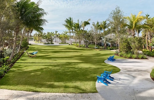New Town House | Key West Dream! 4 Serene Units, Pool, Restaurant, Parking, Gym!