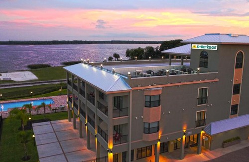Tavares Resort | Key West Resort on Lake Dora
