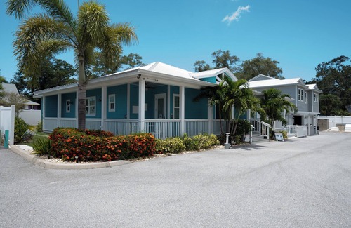 Dunedin Apartment | Key West Style Apartment - with pool/hot-tub