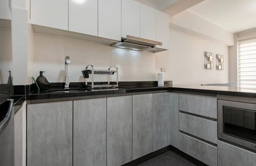 Barranco Apartment | Keyless 1BR | Ocean View | TV 65" | Peruvian 2004