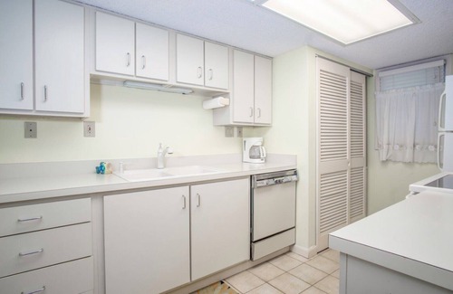 Key Colony Beach Condo | Keys Please in Key Colony Beach