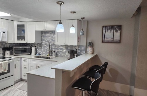 East Naples Cottage | Keys stilt cottage lower unit