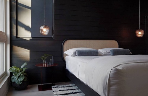 Fishtown Hotel | Keystone Two Bedroom Deluxe Queen + Queen Suite