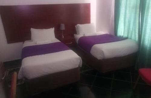 Mahalapye House | Khayalami Guest House
