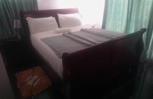 Mahalapye House | Khayalami Guest House