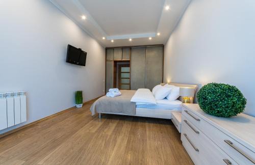 Lypky Apartment | Khreschatyk. Independence Sq. 2 BR