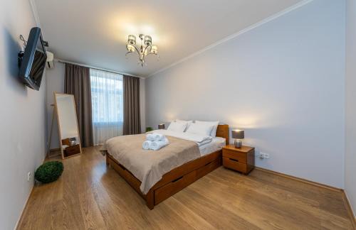 Lypky Apartment | Khreschatyk. Independence Sq. 2 BR