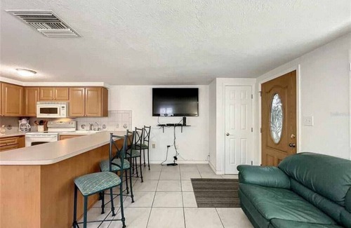 Port Richey House | Kick back and Relax at Leisure Beach