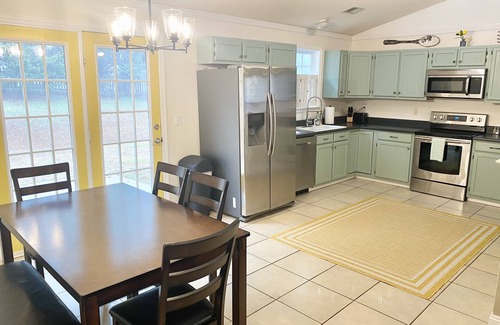 Conestee House | Kid friendly with playset and pingpong! Central and safe location!