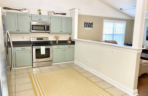 Conestee House | Kid friendly with playset and pingpong! Central and safe location!