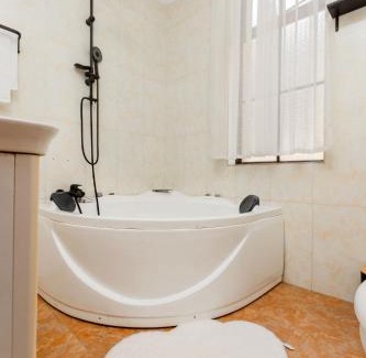 Kigali Bed & Breakfast | kigali Pillar House inn