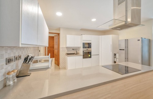 Kileleshwa Apartment | Kikambala Modern Apartment with Balcony