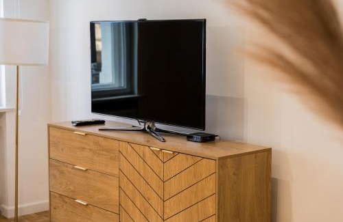Wilda Apartment | Kilińskiego Spacious Apartment by BookingHost