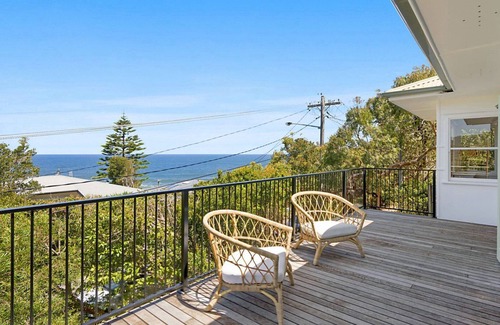 Killcare House | 'Killcare Beach View' by Accom Holidays
