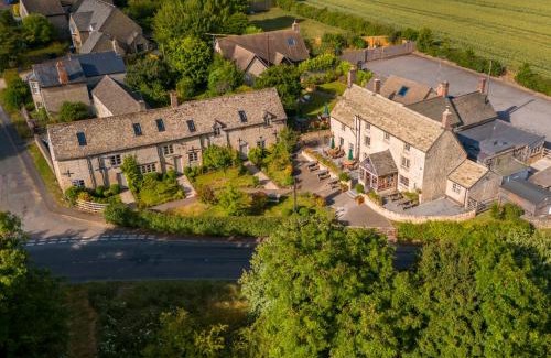 Woodstock Hotel | Killingworth Castle