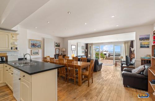 Saundersfoot House | Kilmore - Beach Front House, Direct Beach Access, Spectacular Sea Views