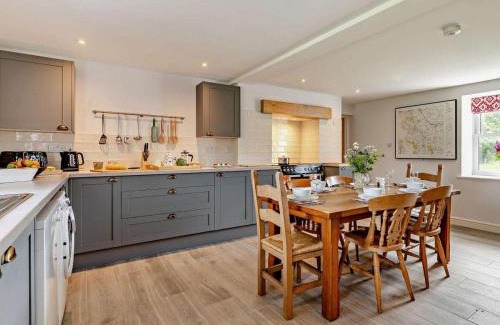 Llanover House | Kiln Farm, a Canal side retreat