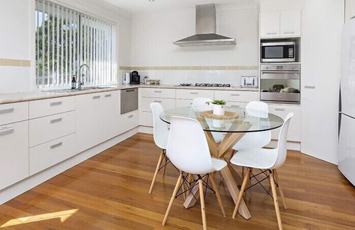Kiama Heights Apartment | kims@kiama is a fully self contained 3 bedroom unit located in Kiama Heights.