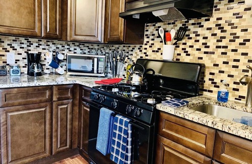 Sharon Hill Apartment | ✪King Bed Apartment✪ in Suburbs | Perfect Long Term Stay