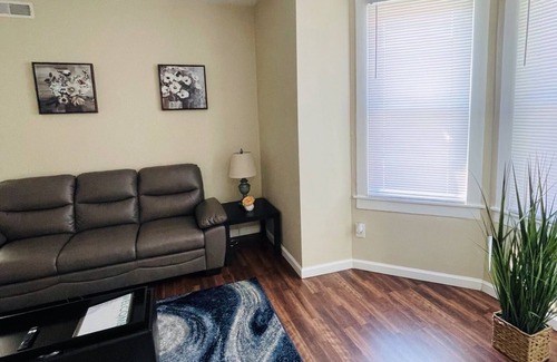 Sharon Hill Apartment | ✪King Bed Apartment✪ in Suburbs | Perfect Long Term Stay