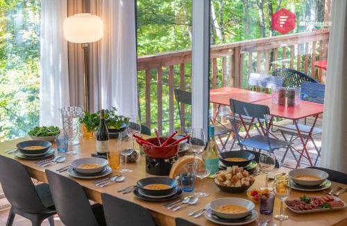 Pont-Rouge Ski Chalet | King bed, Cinema screen, Private SPA, Pool, Sauna, Near Quebec