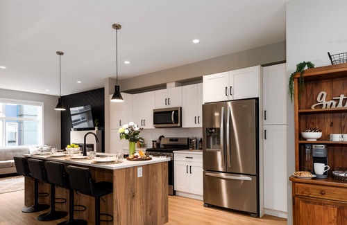 Langford House | King Bed | EV Charger | 5min -> Golf/Beach | Pro Clean | Desk