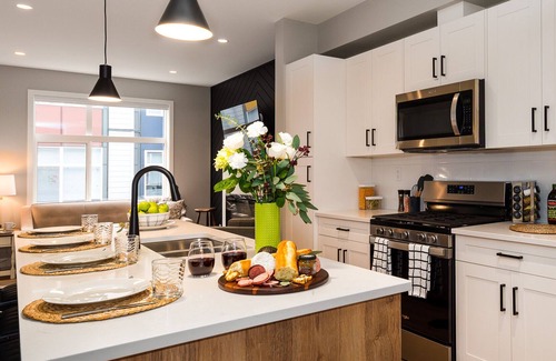 Langford House | King Bed | EV Charger | 5min -> Golf/Beach | Pro Clean | Desk