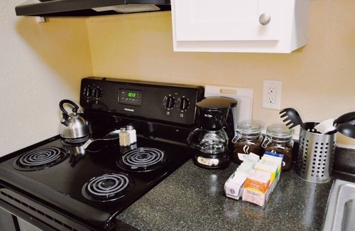 Central City Apartment | King Bed * Extensive Cleaning Protocol *Downtown