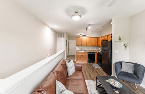 Huntsville Apartment | King Bed, Fast WiFi, Gym, Free Parking
