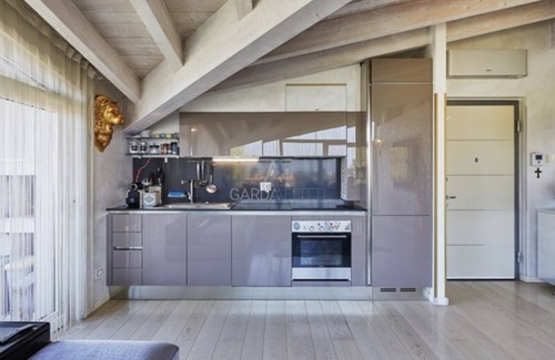 Colombare Apartment | King Loft - Attico Vista Lago