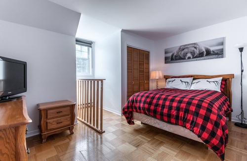 Plantagenet Ski Chalet | King of the hill