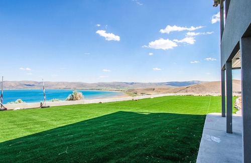 Garden House | King Of The Mountain, Panoramic View, allows UP TO 40 Guests Completely Seclude